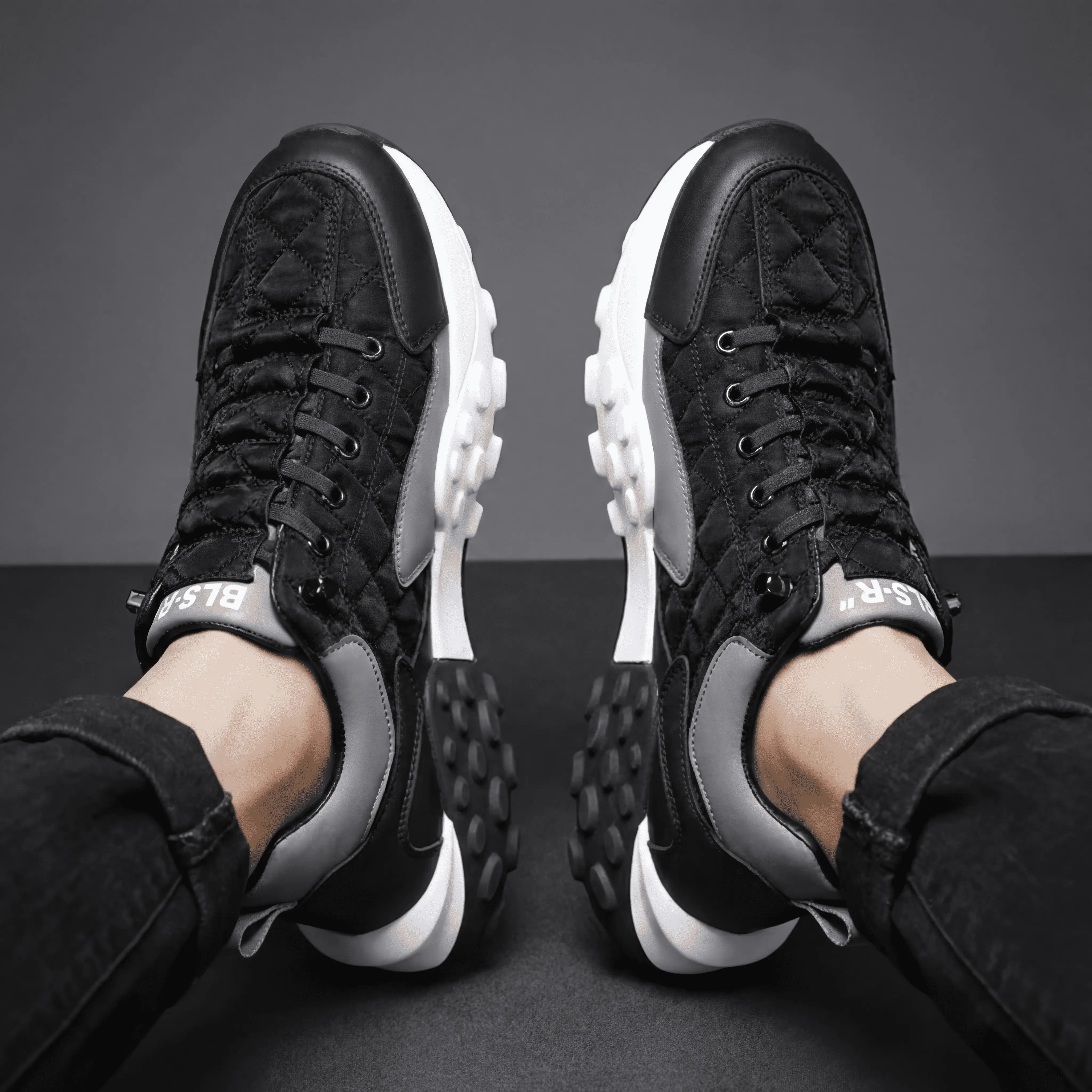 Bequeme und strapazierfähige Sneaker – Air Cross - Image 6