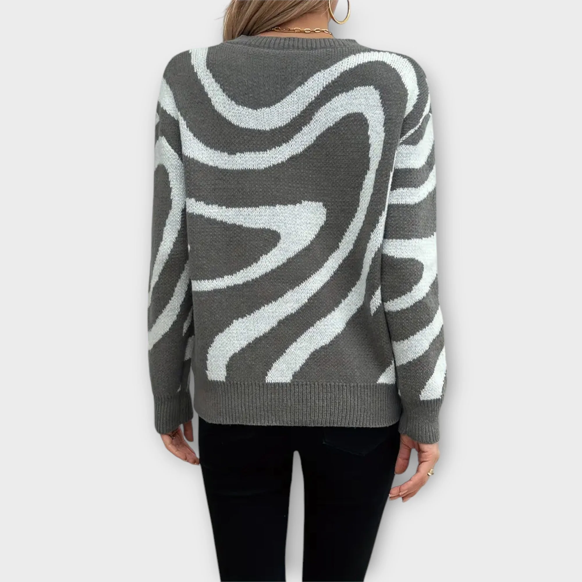 Camille Damen Chic Abstract Pullover - Image 3